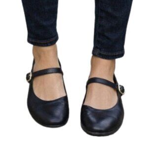 Elegant Black Leather Flats